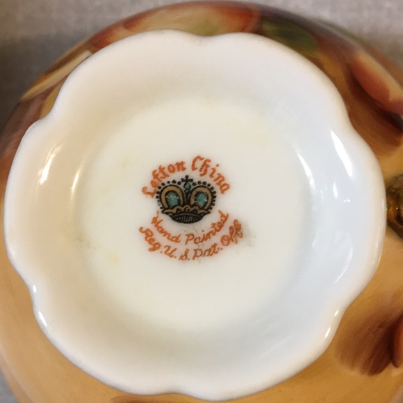 Luncheon set with coffee pot creamer sugar 6 plates and 4 cups with gold trim - Picture 2 of 3